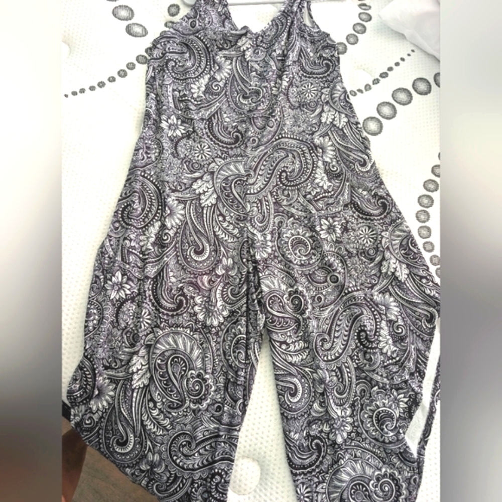Never Worn Jumpsuit ...See Description